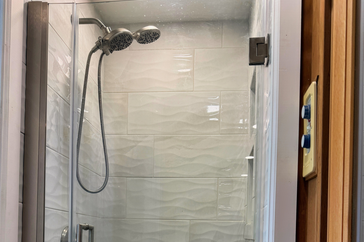 Lower level King Bedroom ensuite bathroom