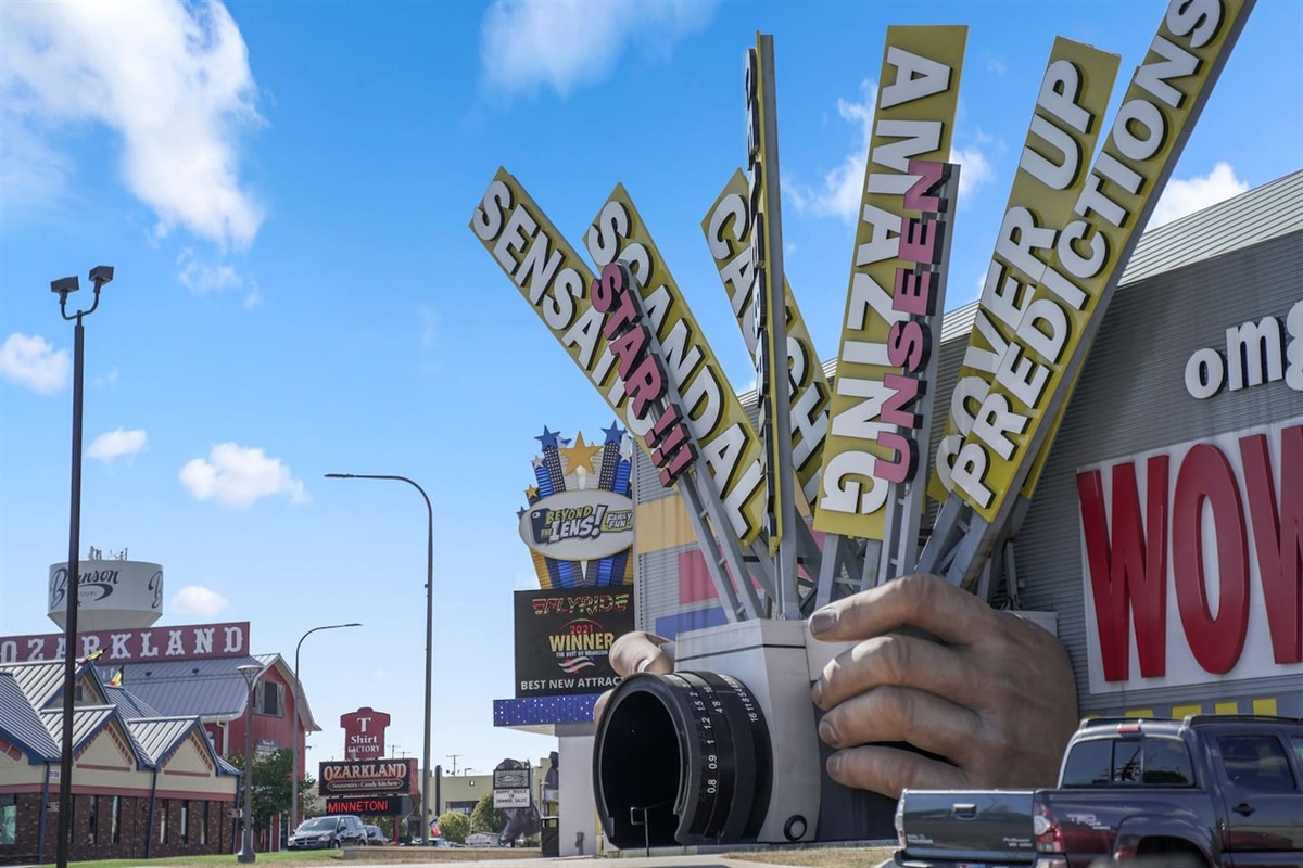 Shows, attractions, restaurants and entertainment everywhere you look. Staying here puts you close to the action while giving you a peaceful resort to come home to.