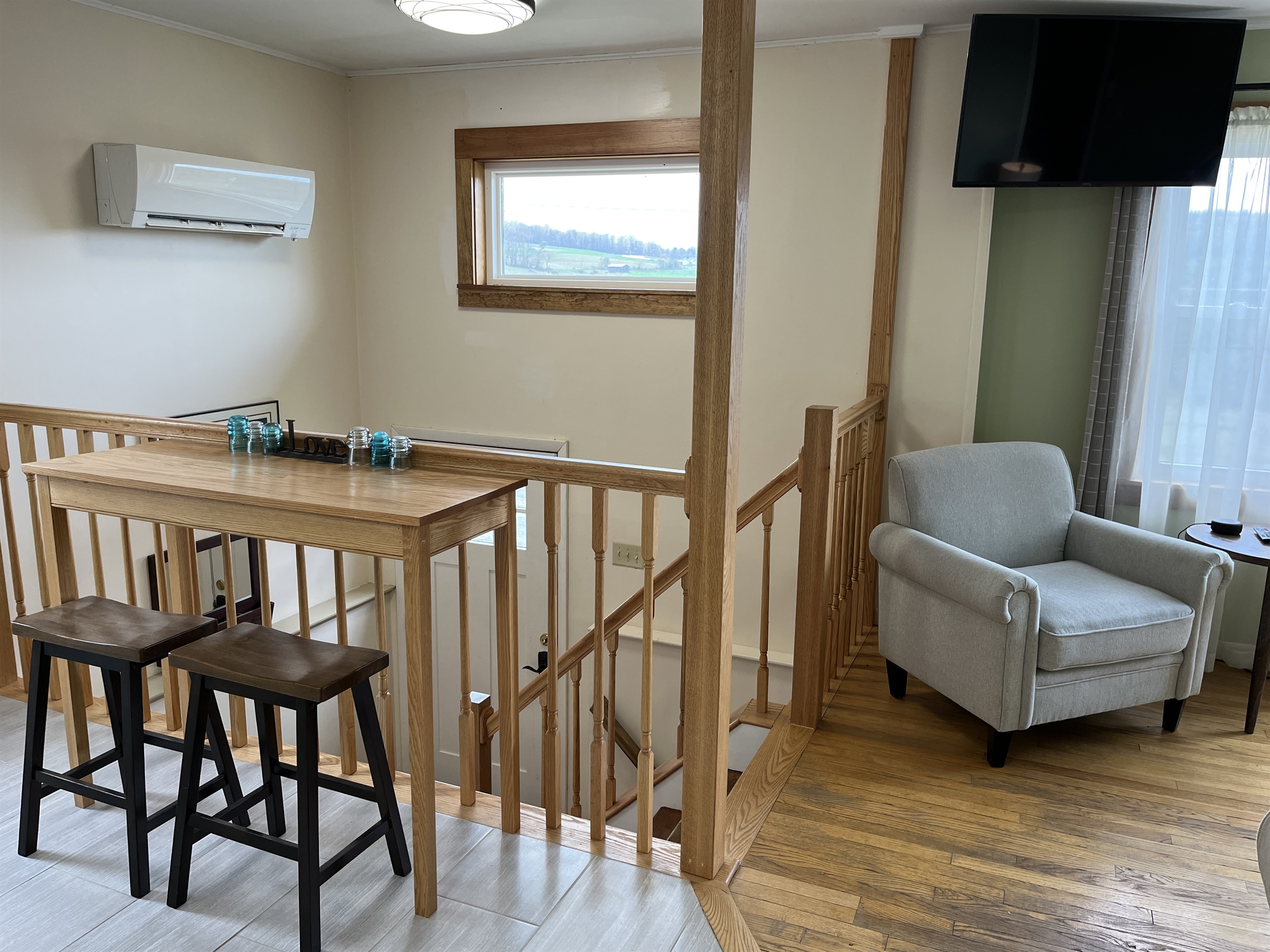 Extra seating in the kitchen with a view!
