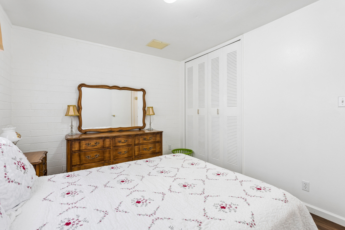 Classic Sun City Retreat | 2BR/1BA | Quiet Neighborhood — Classic Sun City Retreat | 2BR/1BA | Quiet Neighborhood, Sun City, Arizona — photo 24