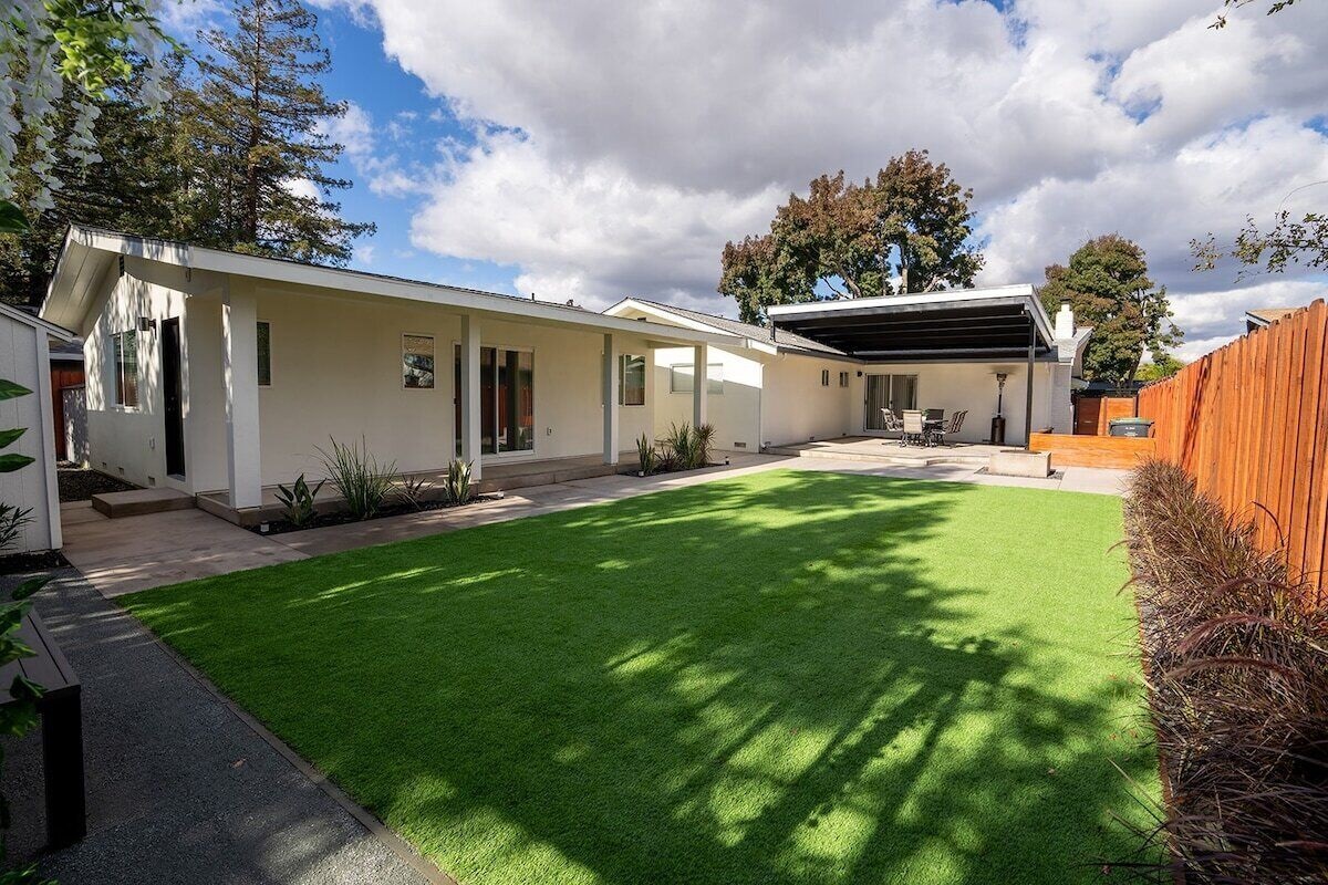 A lush green lawn perfect for relaxing.