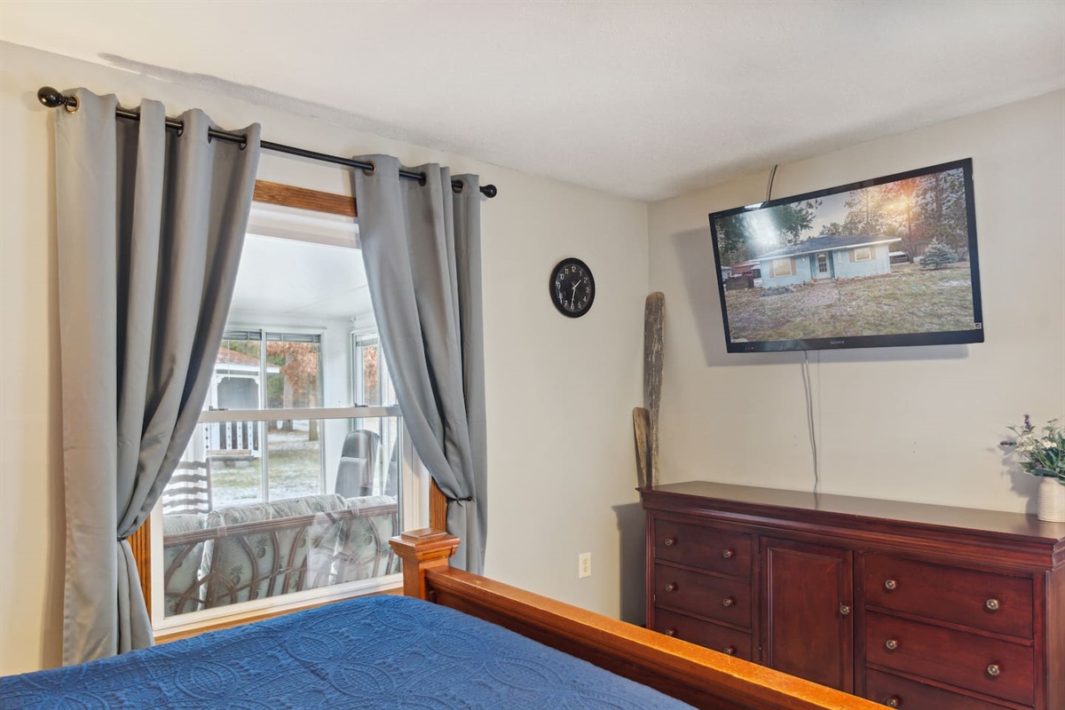 46" TV with Roku Ultra box to access all of your favorite streaming services! Large dresser to help keep you things organized. 