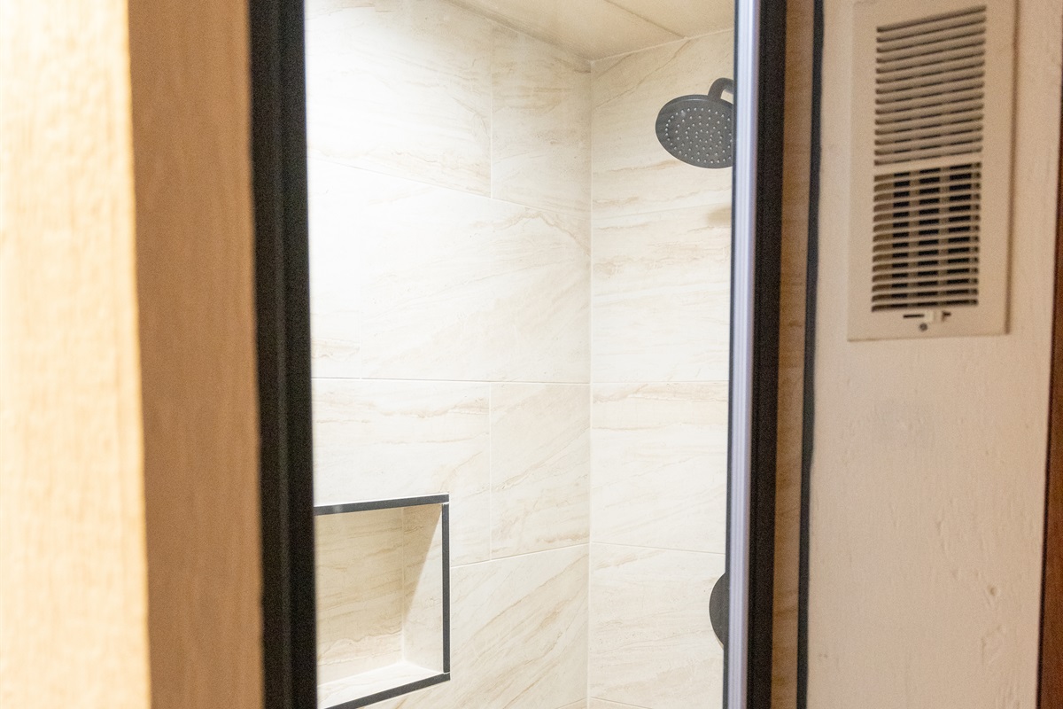 Main bathroom shower