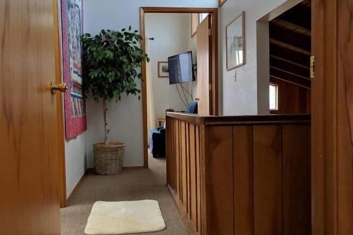 upstairs hall/loft