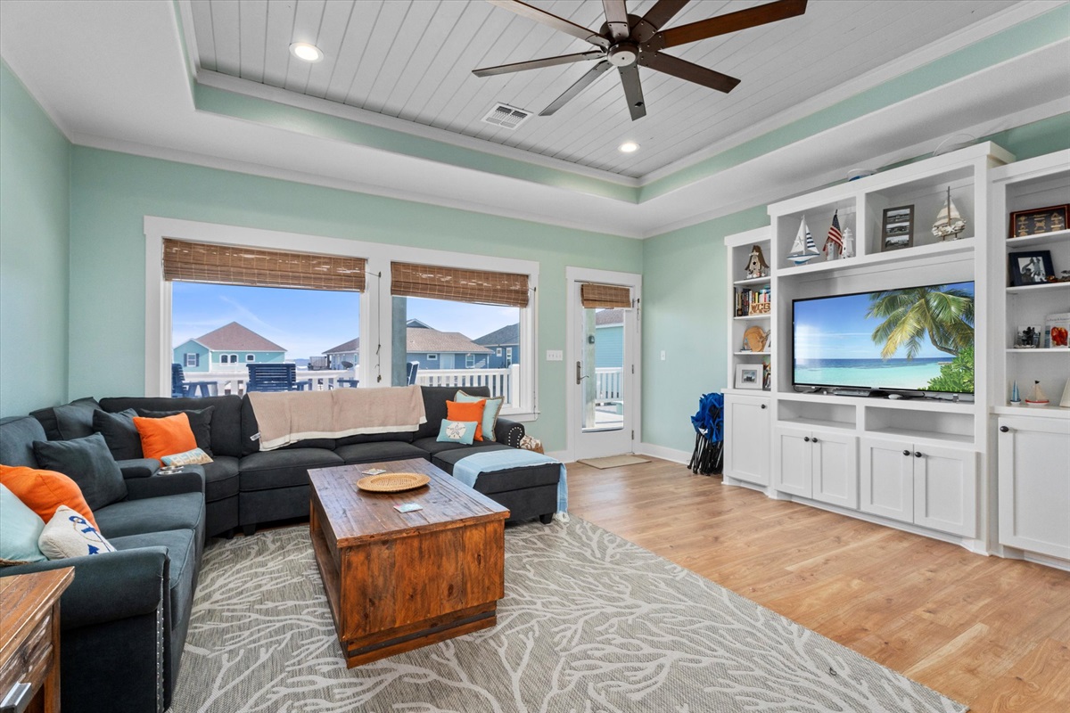 a0e78ef069a24ceeb108202a12ebe5b8 Large | Beachhouse | Texas | TX | Vacation Homes | Galveston | Crystal Beach | Kokomo | Breezy Days | Beachfront Elegance | Sunrise Serenity | Southern Sands Property Management, LLC