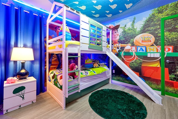 Bedroom 8-2nd Floor-Bunk Bed (Twins With Trundle))