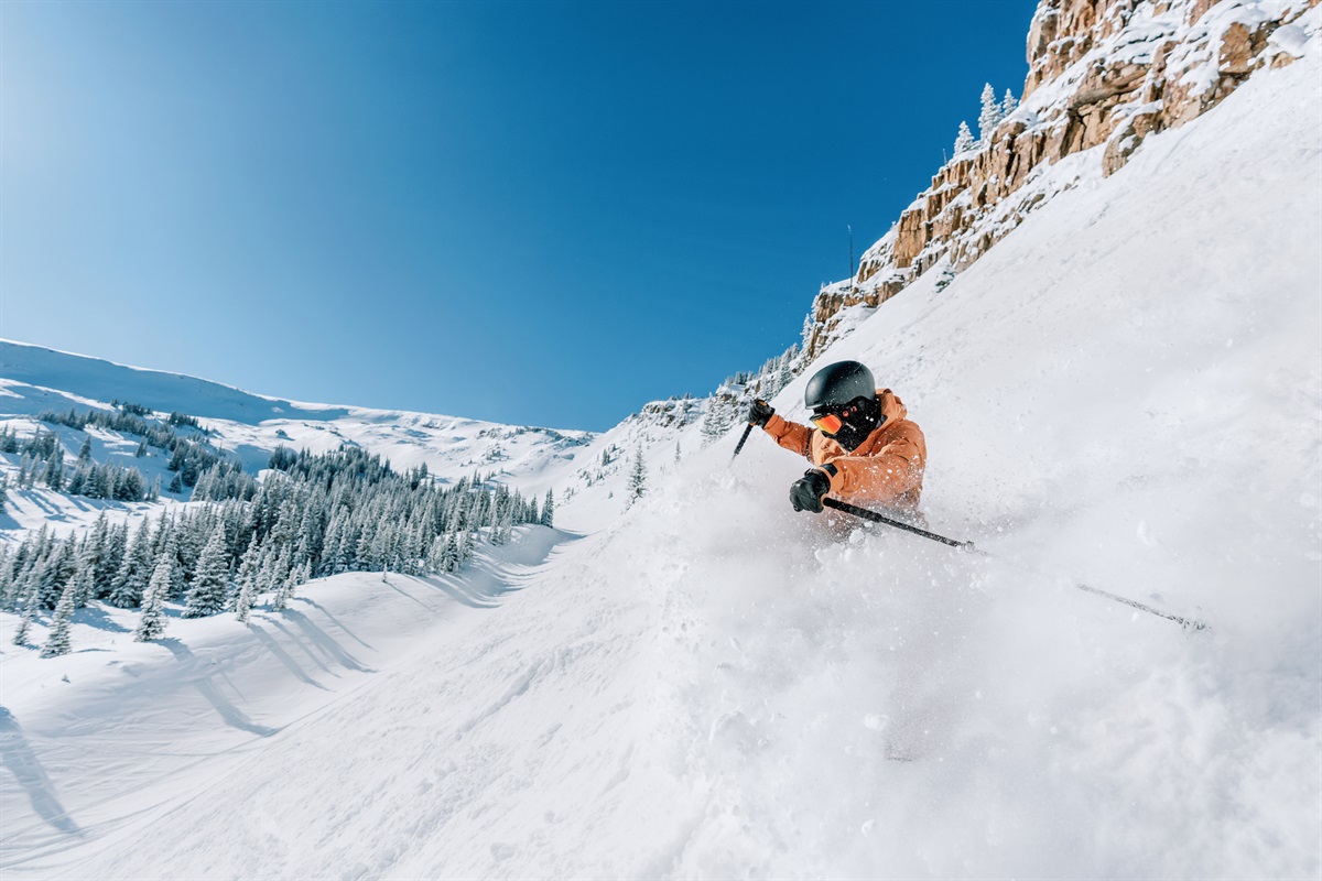Snowmass Mountain receives about 25' of snowfall each season making it one of the snowier ski areas in the Rockies!