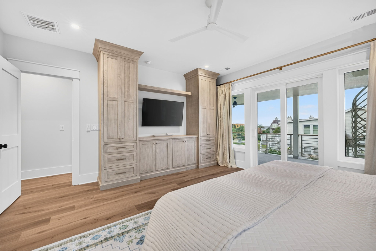 Bedroom 3: King Suite | Tahanan Palms | 3 38th Ave | IOP Escapes