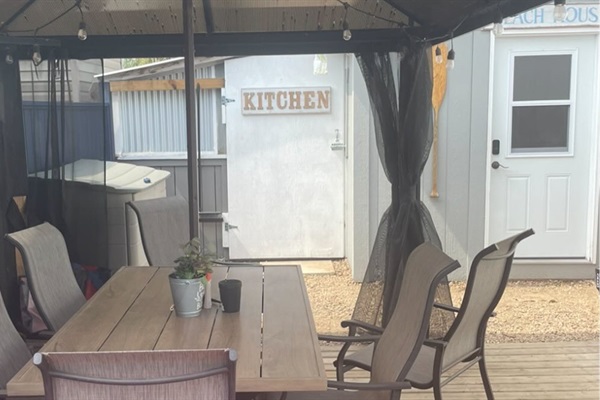 Covered Outdoor Dining & Lounge Area