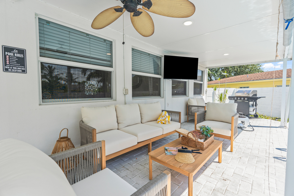 Open-air living meets effortless poolside relaxation