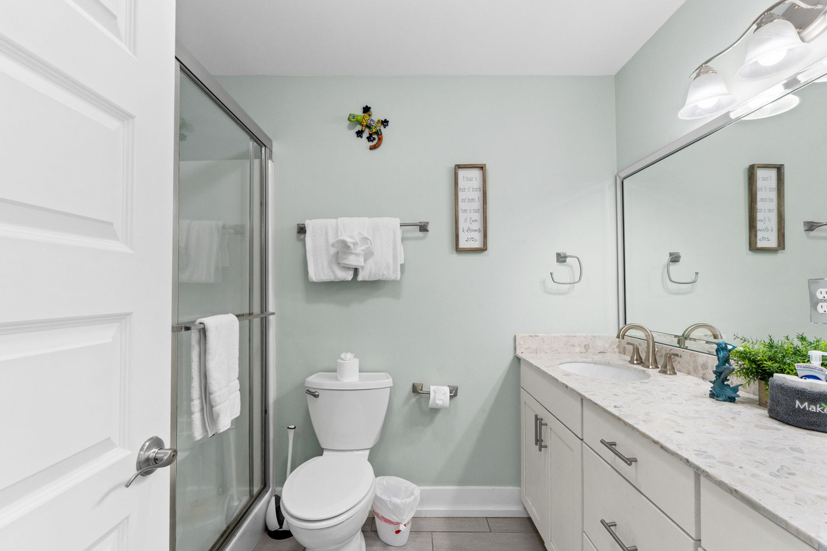 3rd floor full bath for king bedroom