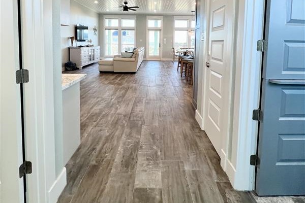 Crystal Paradise Living Room: Our open, airy living room offers the perfect space to unwind after a day of exploring.