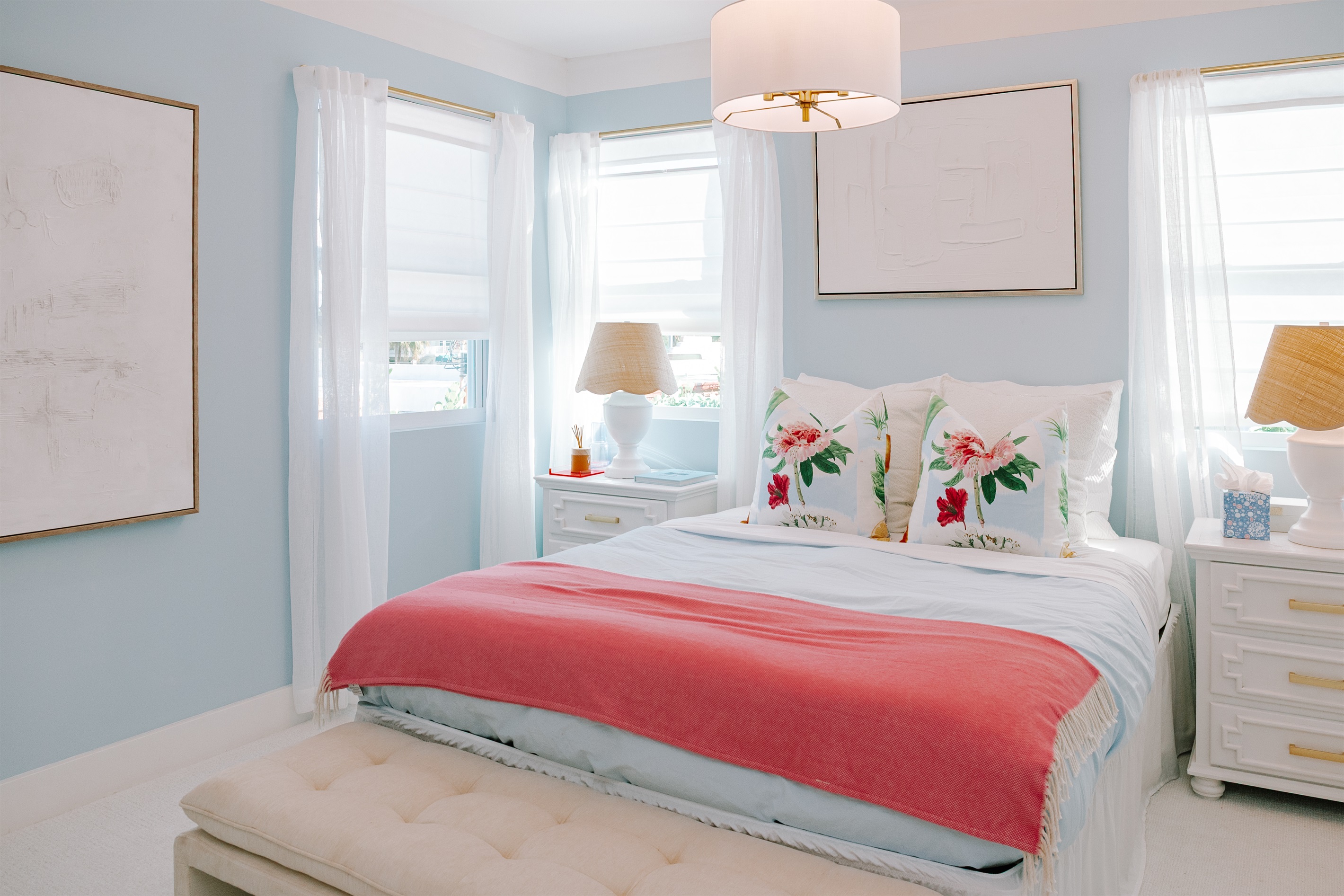 The main bedroom is carefully designed and decorated, containing an ensuite full bathroom and expansive walk-in closet.