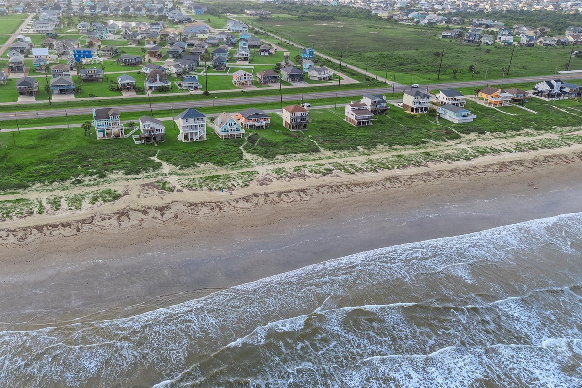 a10ea53dc72540e49283a0476fbf3fd8 Large | Beachhouse | Texas | TX | Vacation Homes | Galveston | Crystal Beach | Kokomo | Breezy Days | Beachfront Elegance | Sunrise Serenity | Southern Sands Property Management, LLC