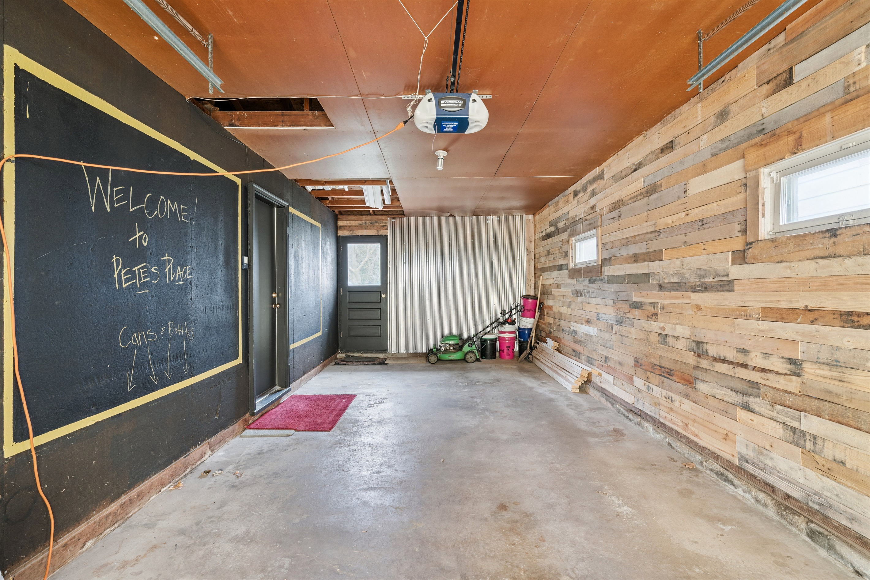 Garage and tailgating space