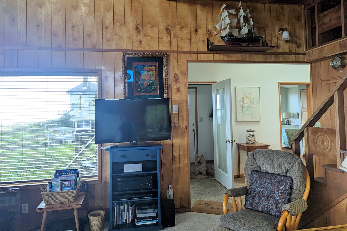 TV in Great Room with Direct TV