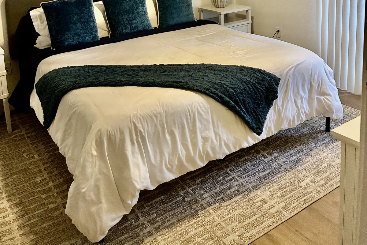 King bed with luxurious bedding