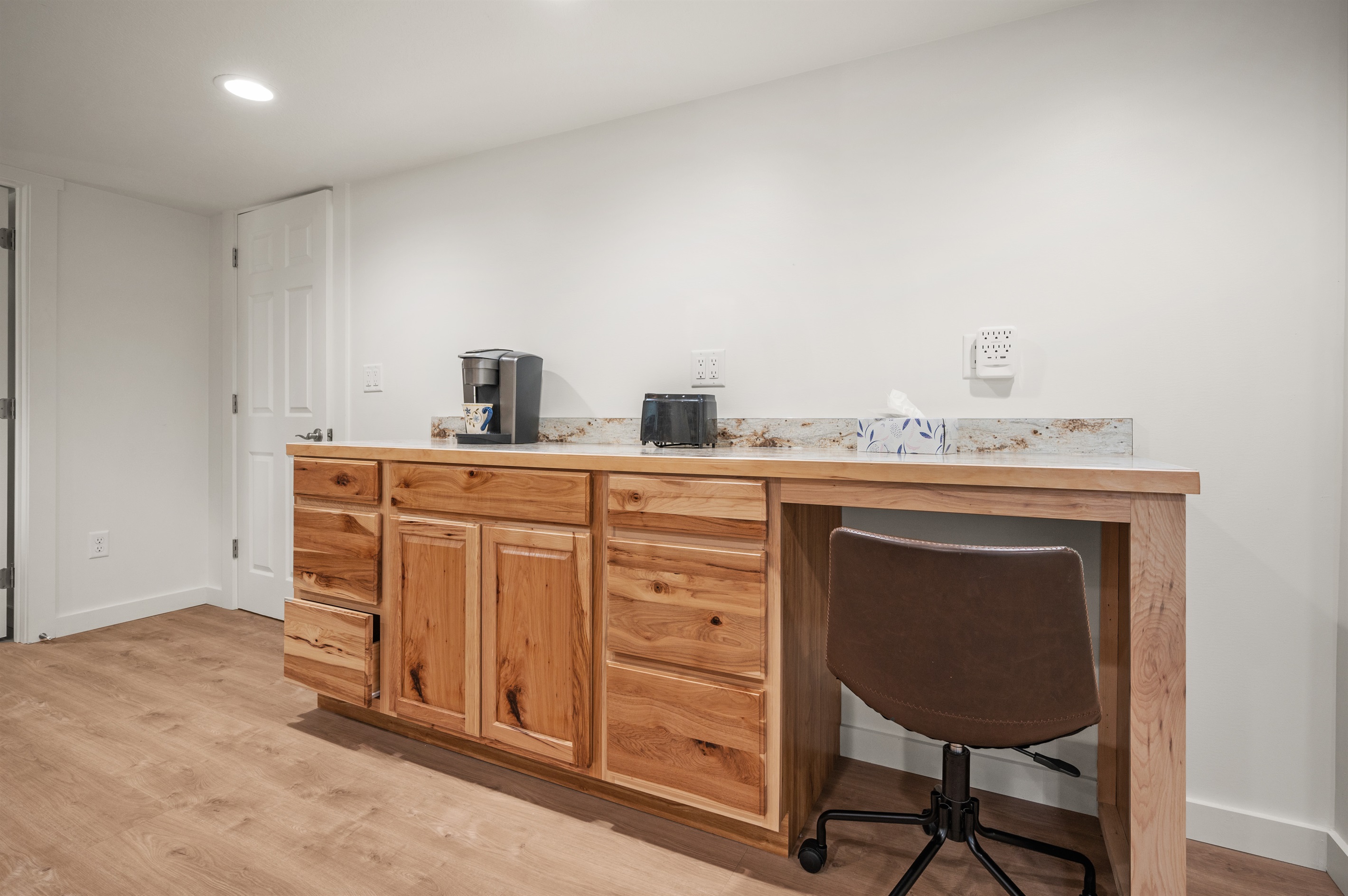 Lower Level Kitchen with Coffee Station and Desk/Chair