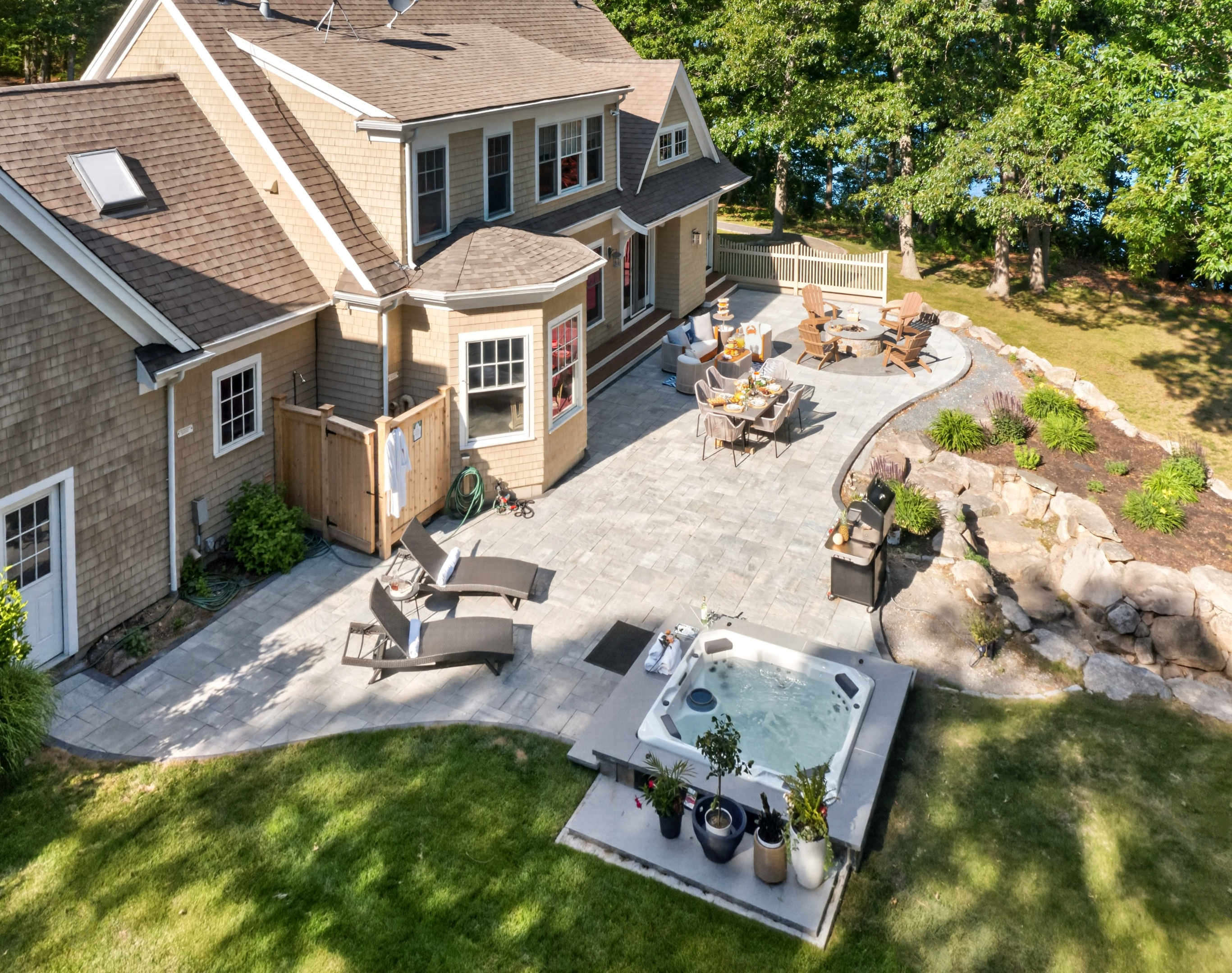 Lake breezes, sunset dinners, and your own peaceful perch