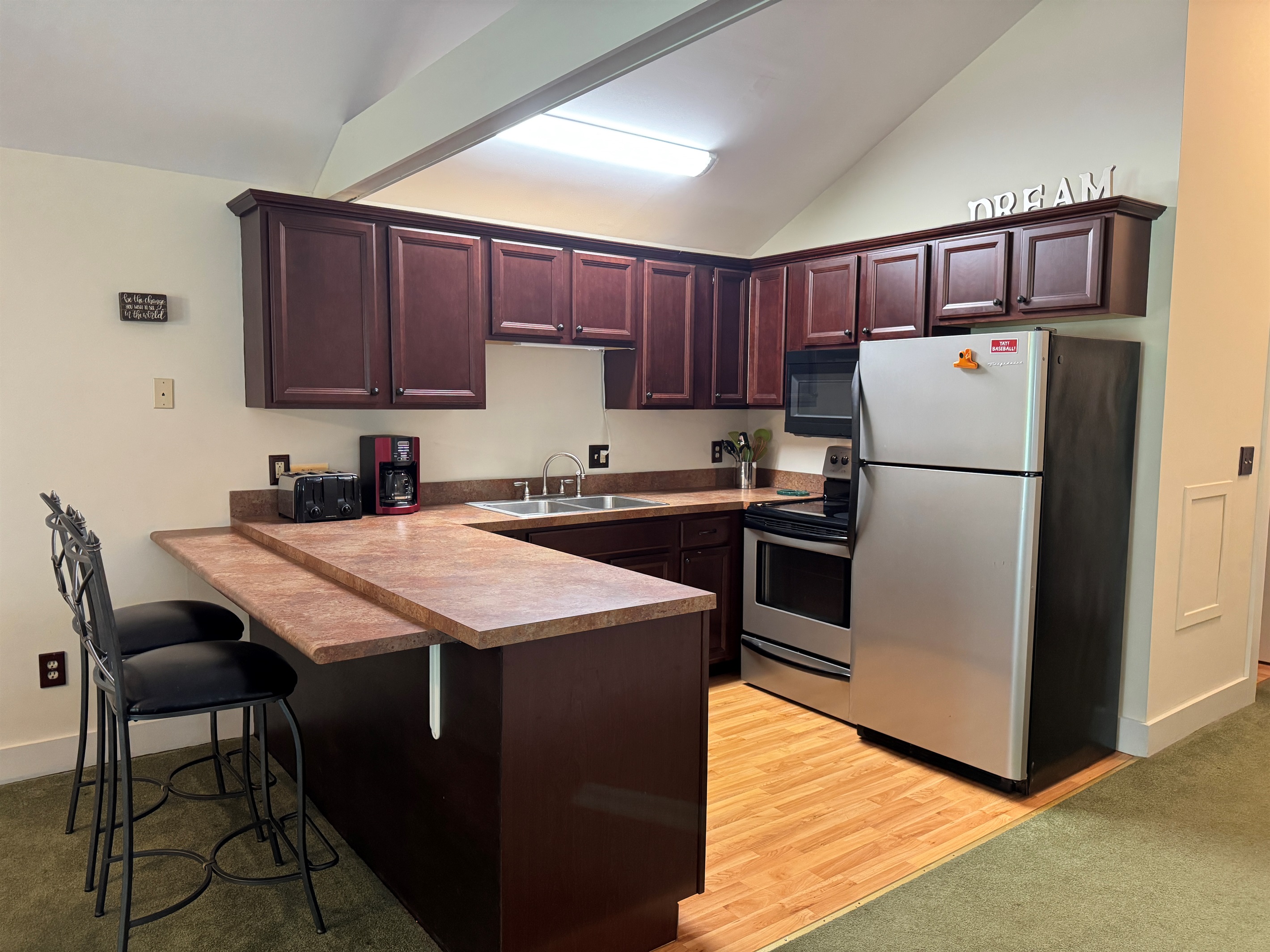Dandelion apartment fully equipped kitchen.