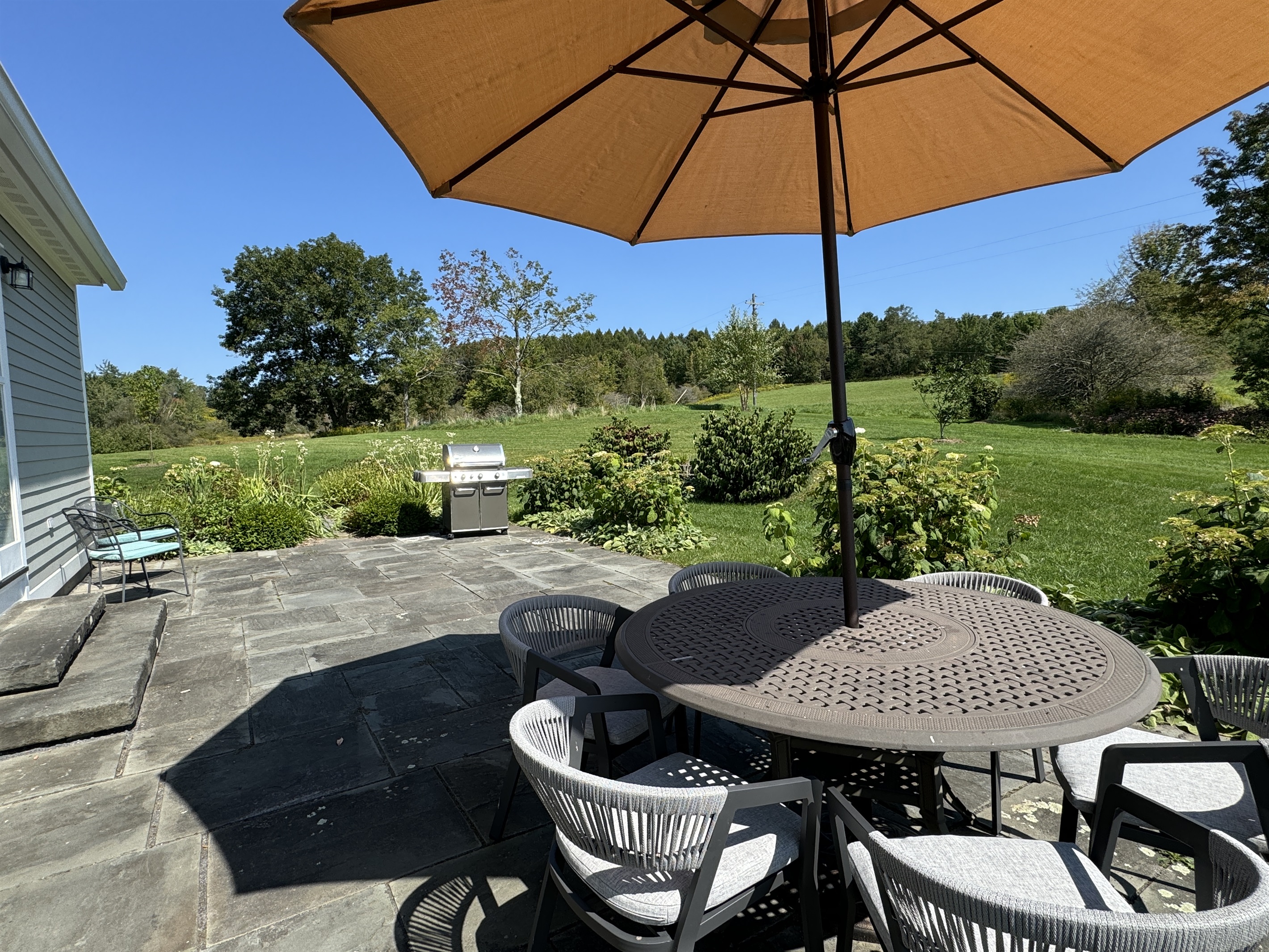 Outside dining on the patio
