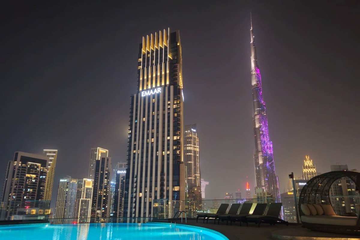 Burj Khalifa view from the pool
