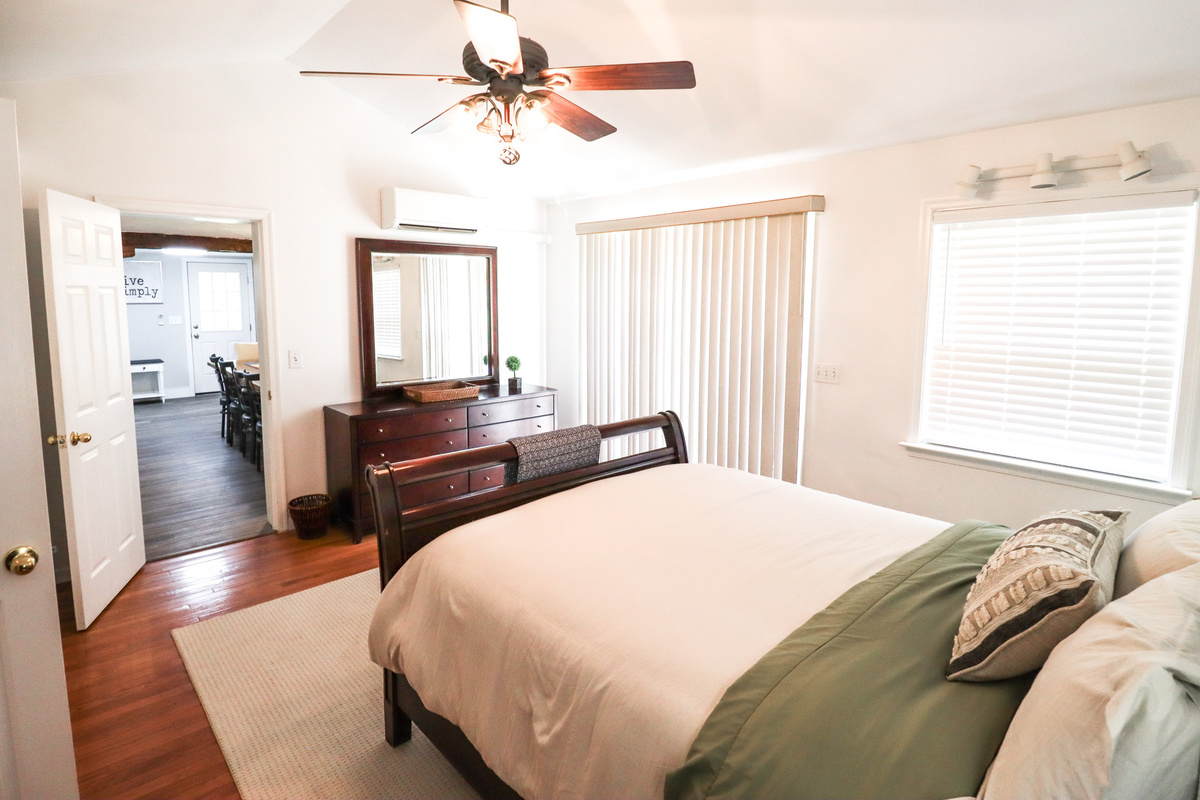 Main floor Master Bedroom Queen