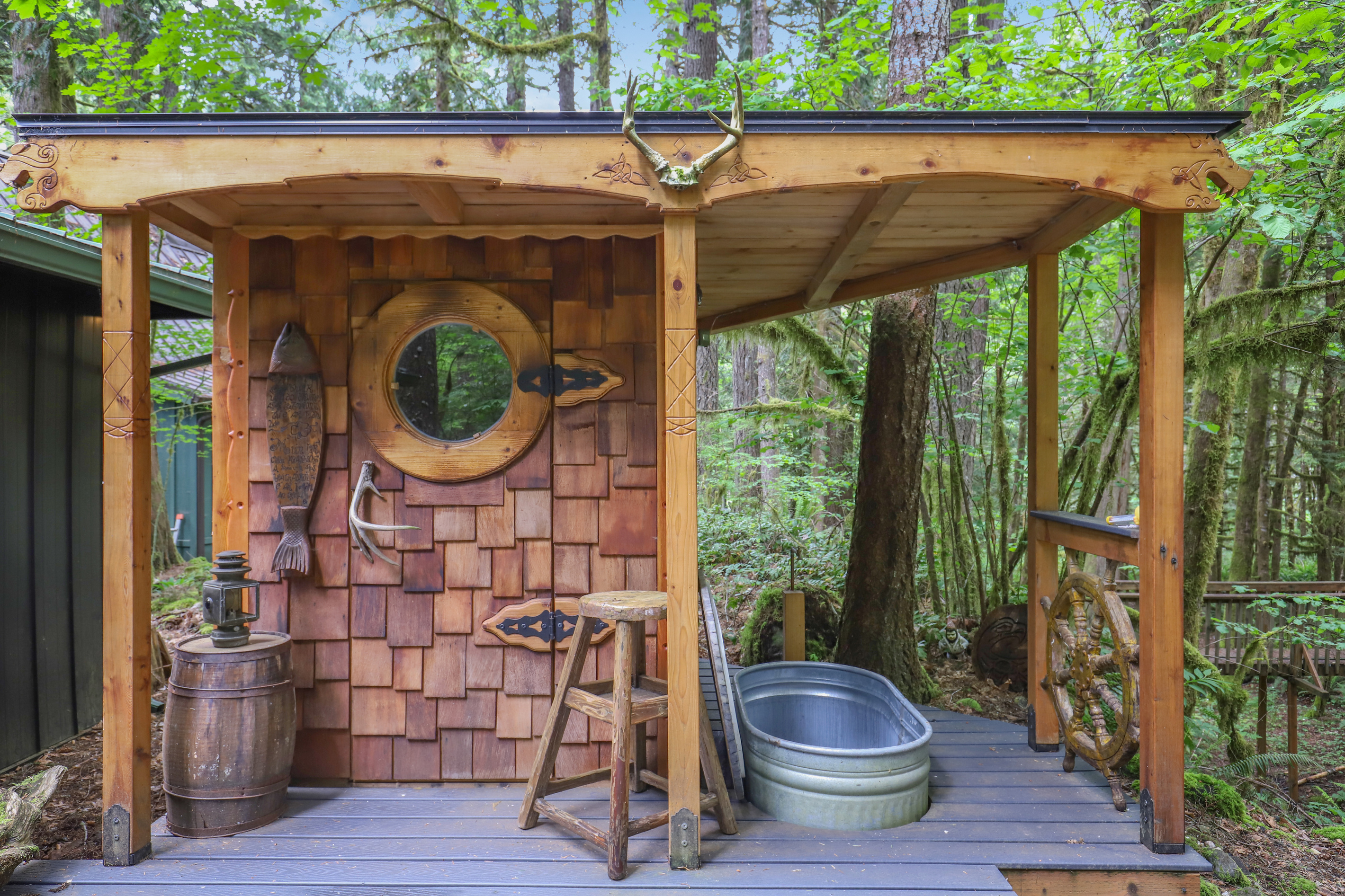 Cool Little Cedar Sauna w/ Cold Plunge