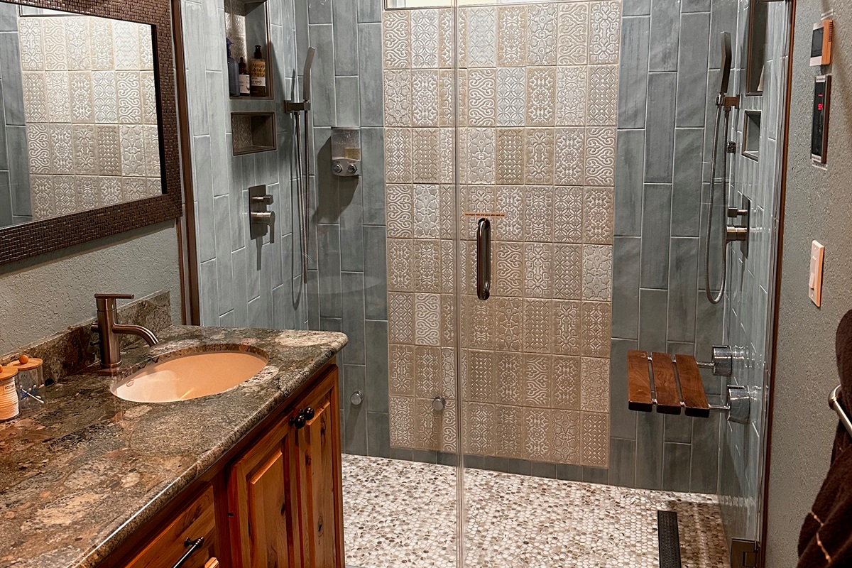Steam shower with double shower heads
