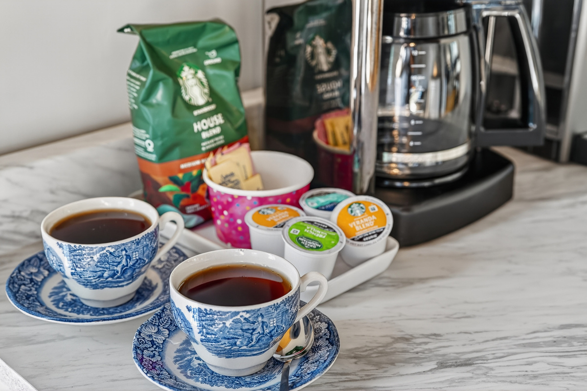 Start your morning with complimentary coffee and tea.