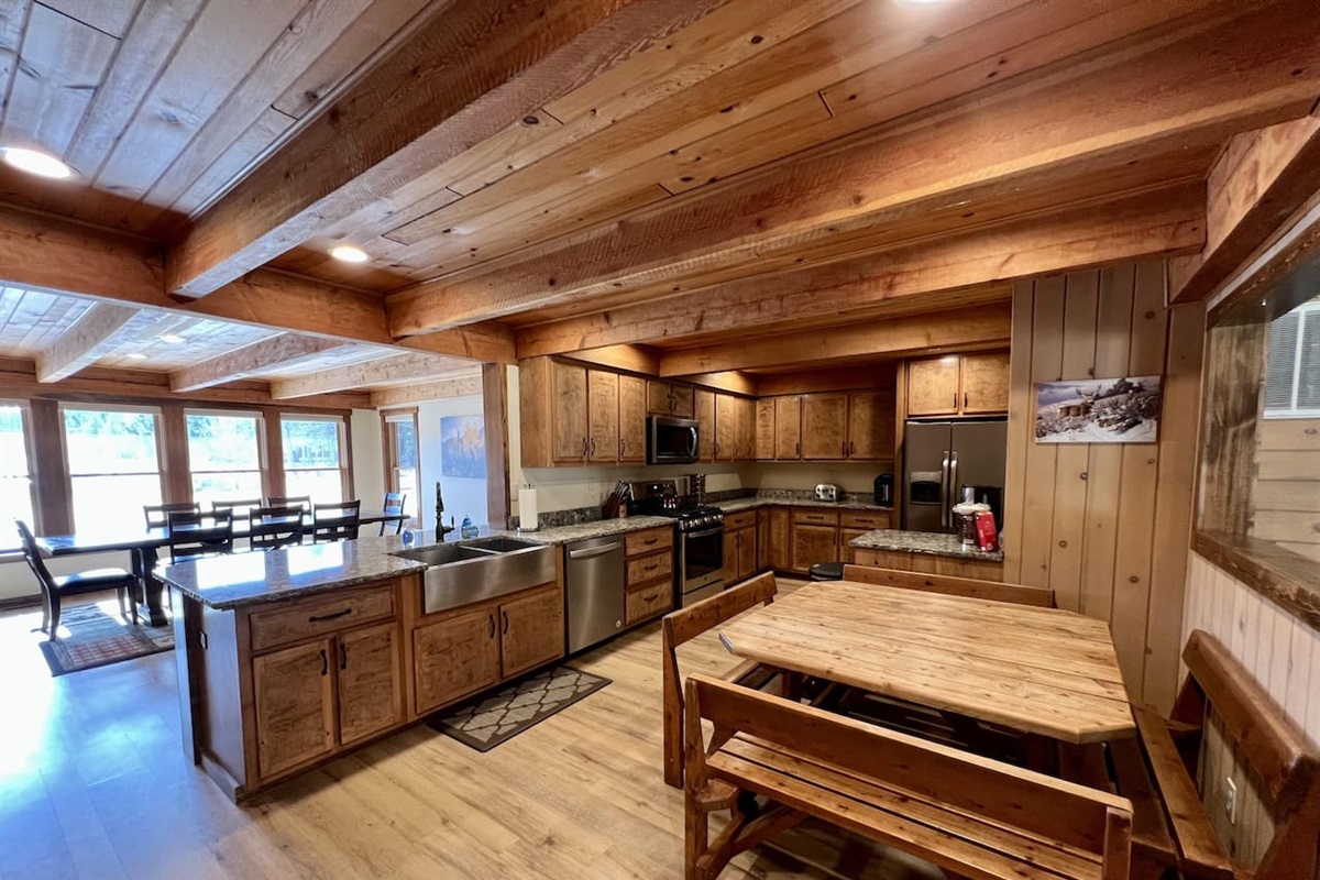 Large kitchen - seats 8