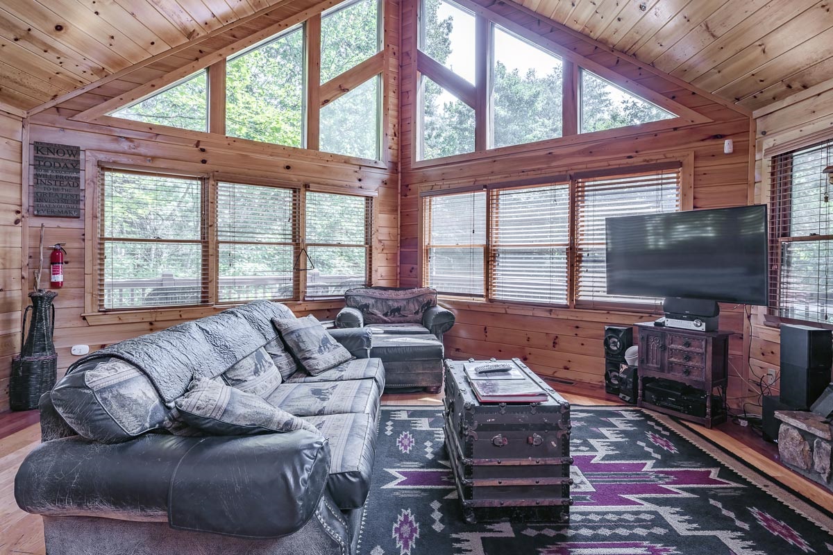 Large Spacious Living Room with 65"Smart TV