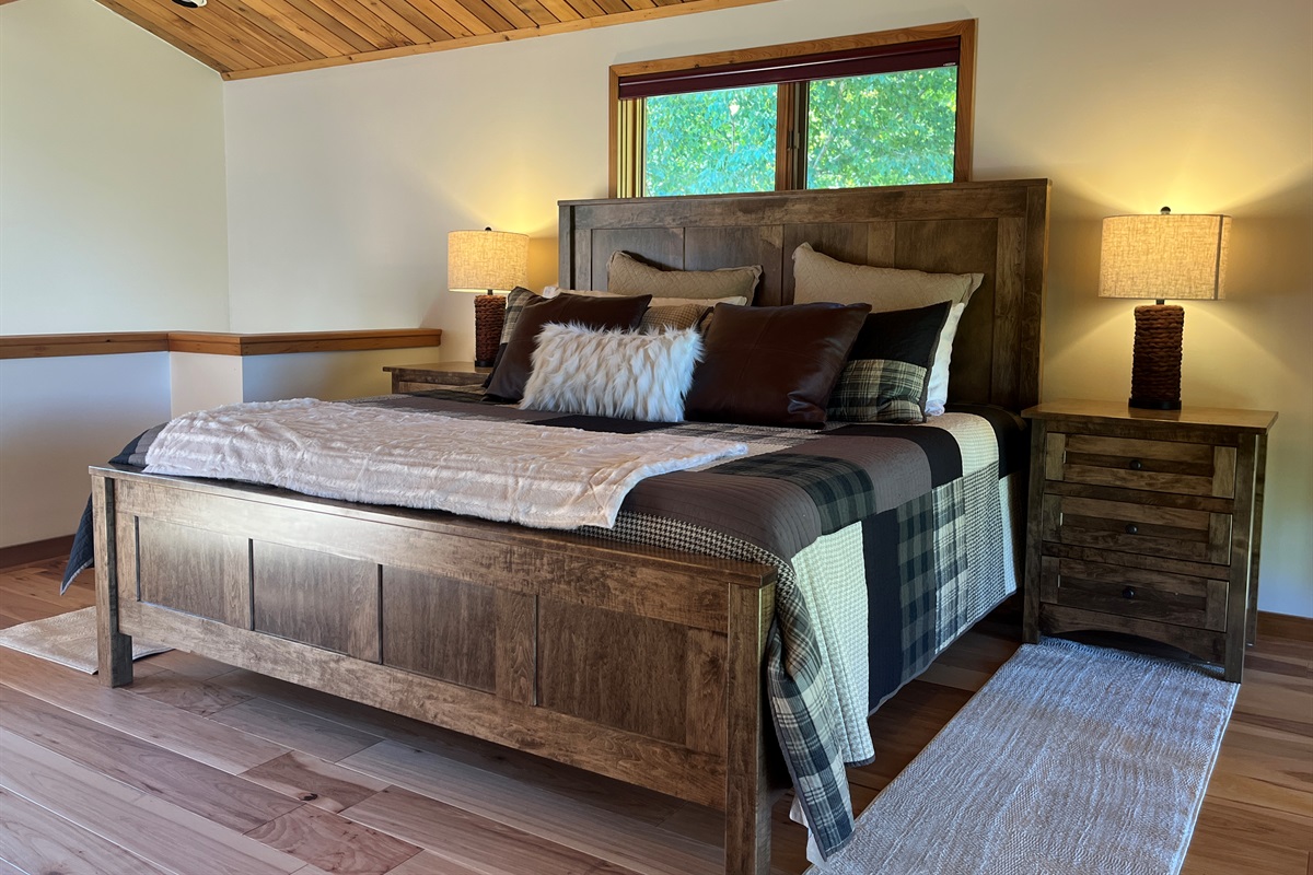 2nd floor King bed with ensuite bath