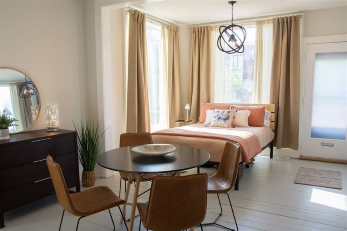 Studio Living in the Arts District!
