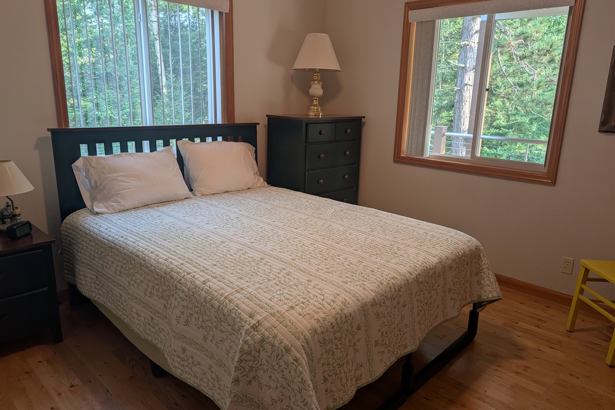 Main Floor Queen Bedroom