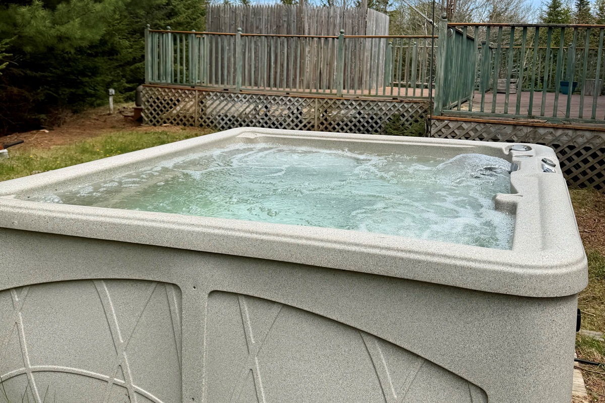 The Forest Well hot tub offers front-row seats to the incredible "Quiet Side" night sky. With minimal light pollution on Mount Desert Island, you can enjoy world-class stargazing and mountain air just steps from the back deck and Acadia trails.