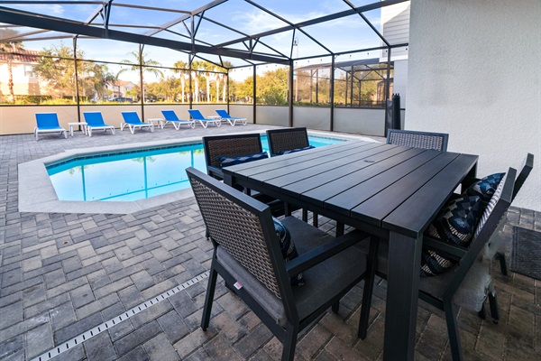 Dine al fresco by the pool — whether it’s breakfast, lunch, or a starlit dinner, our outdoor dining area offers the perfect setting to relax and savour every moment.