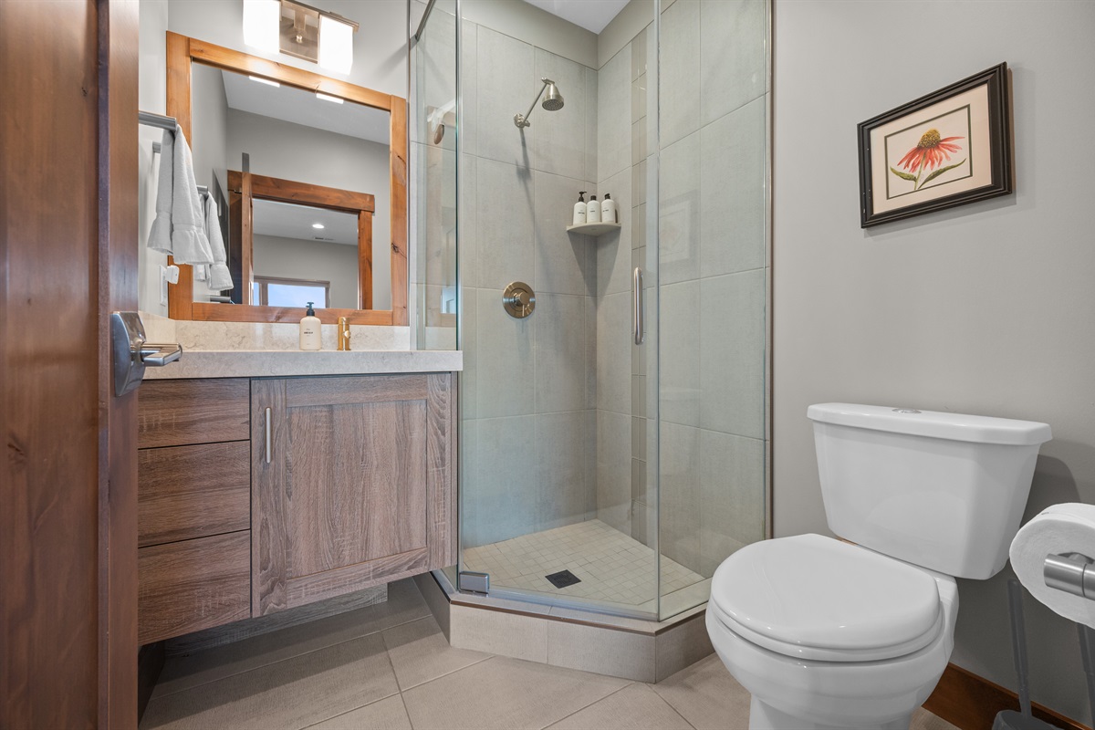 All linens, bath towels, washcloths, and hand towels are provided for your convenience.