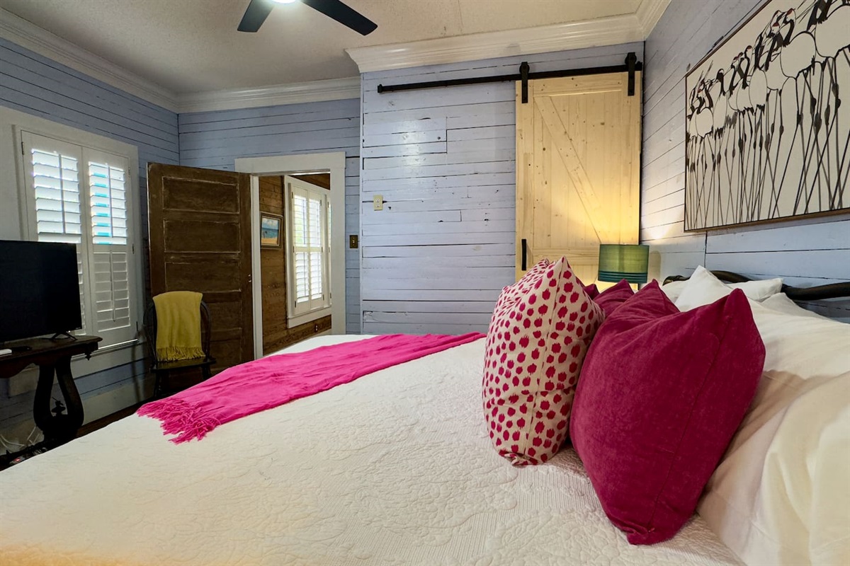 Relaxing room with a queen-size bed, perfect for a restful night’s sleep.