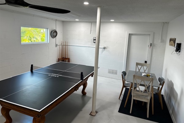Gameroom/Card table with A/C