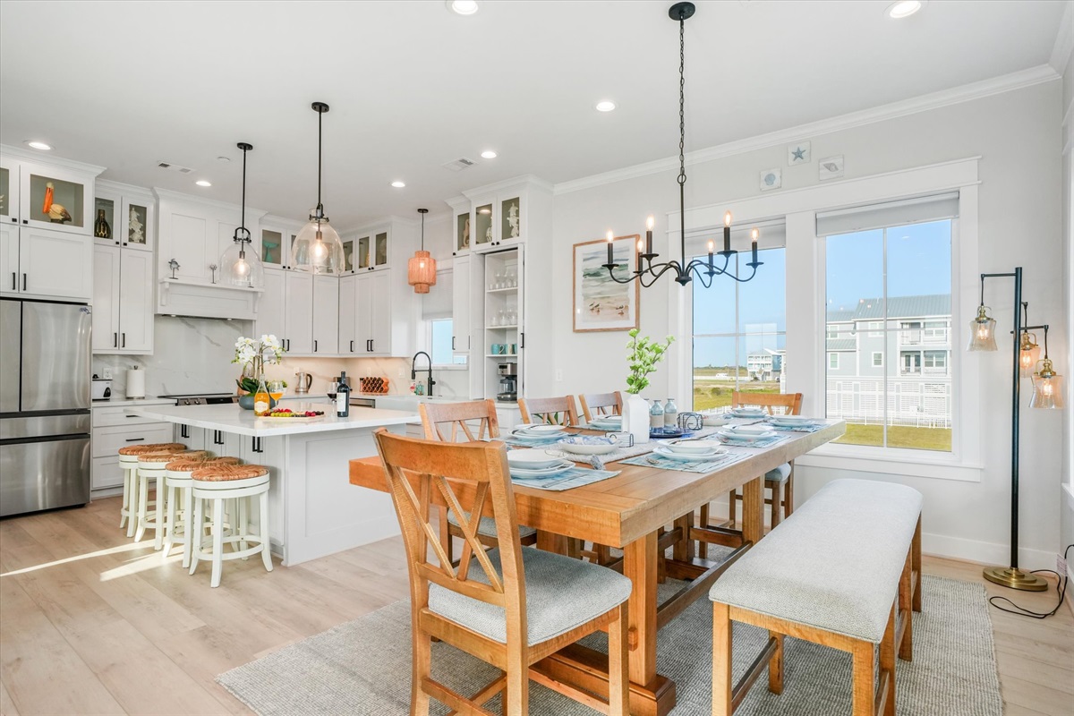 a1bbd33cc72c486d8b0257770acd8ad7 Large | Beachhouse | Texas | TX | Vacation Homes | Galveston | Crystal Beach | Kokomo | Breezy Days | Beachfront Elegance | Sunrise Serenity | Southern Sands Property Management, LLC