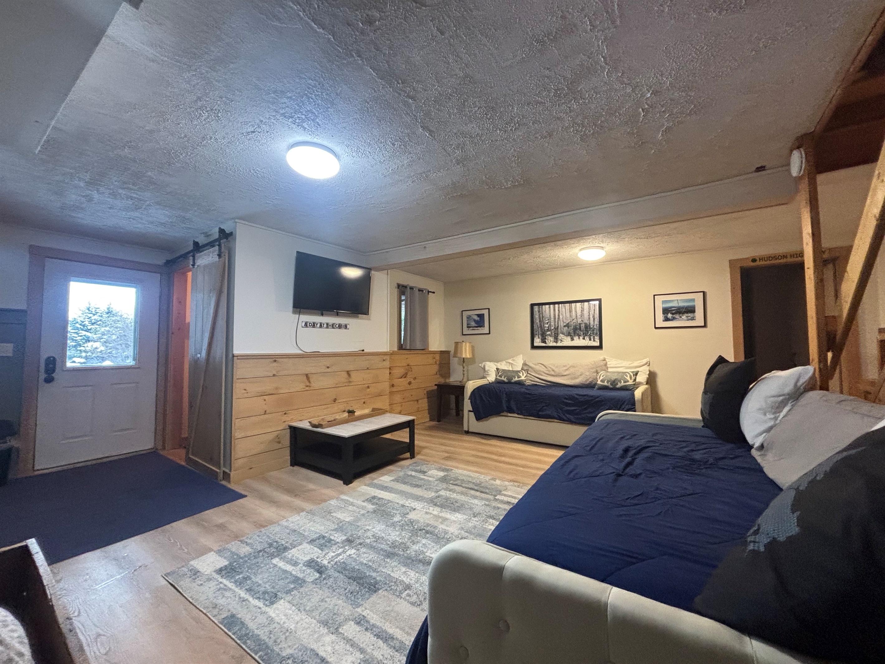 Sitting area, 4 twins and half bath