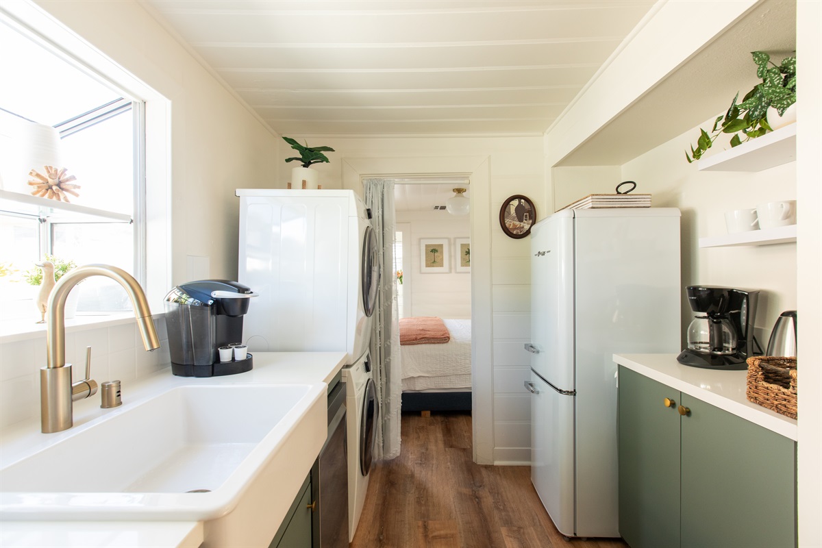 Garden 1bed/1bath kitchen w/ washer and dryer