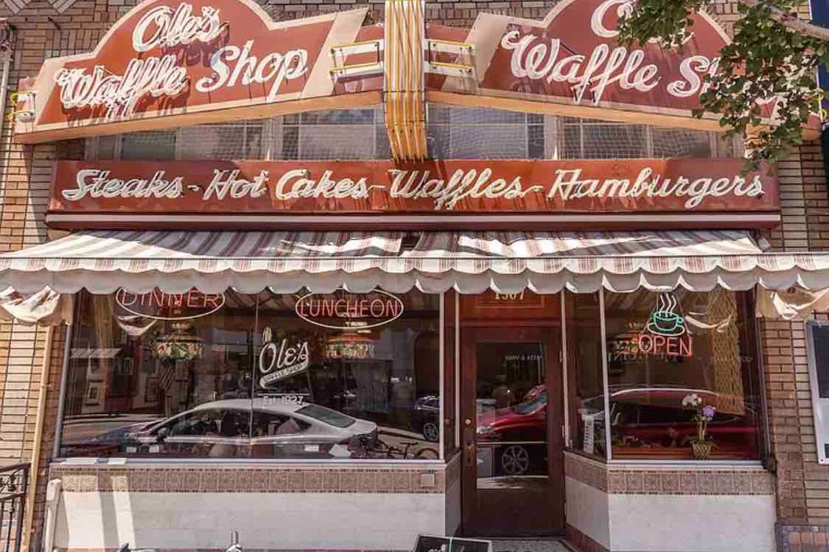 Ole's Waffle Shop