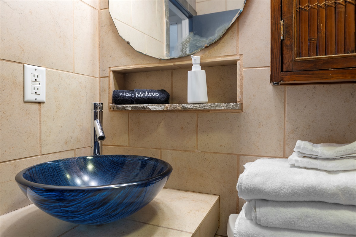 Bath Linens provided