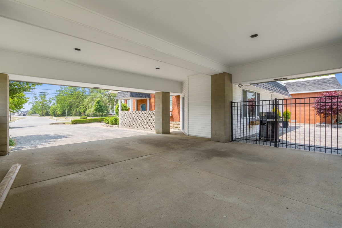 Spacious parking for up to 4 vehicles.