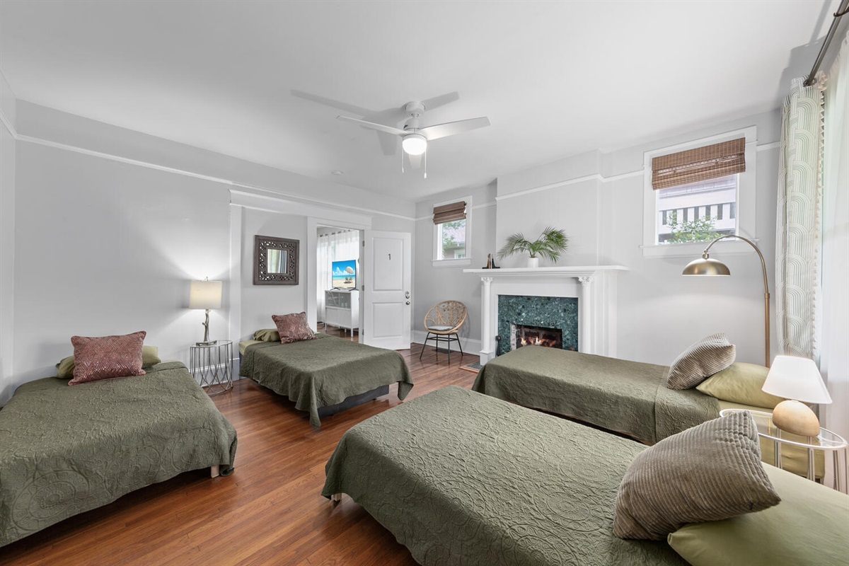 Convertible room set up as 6th bedroom