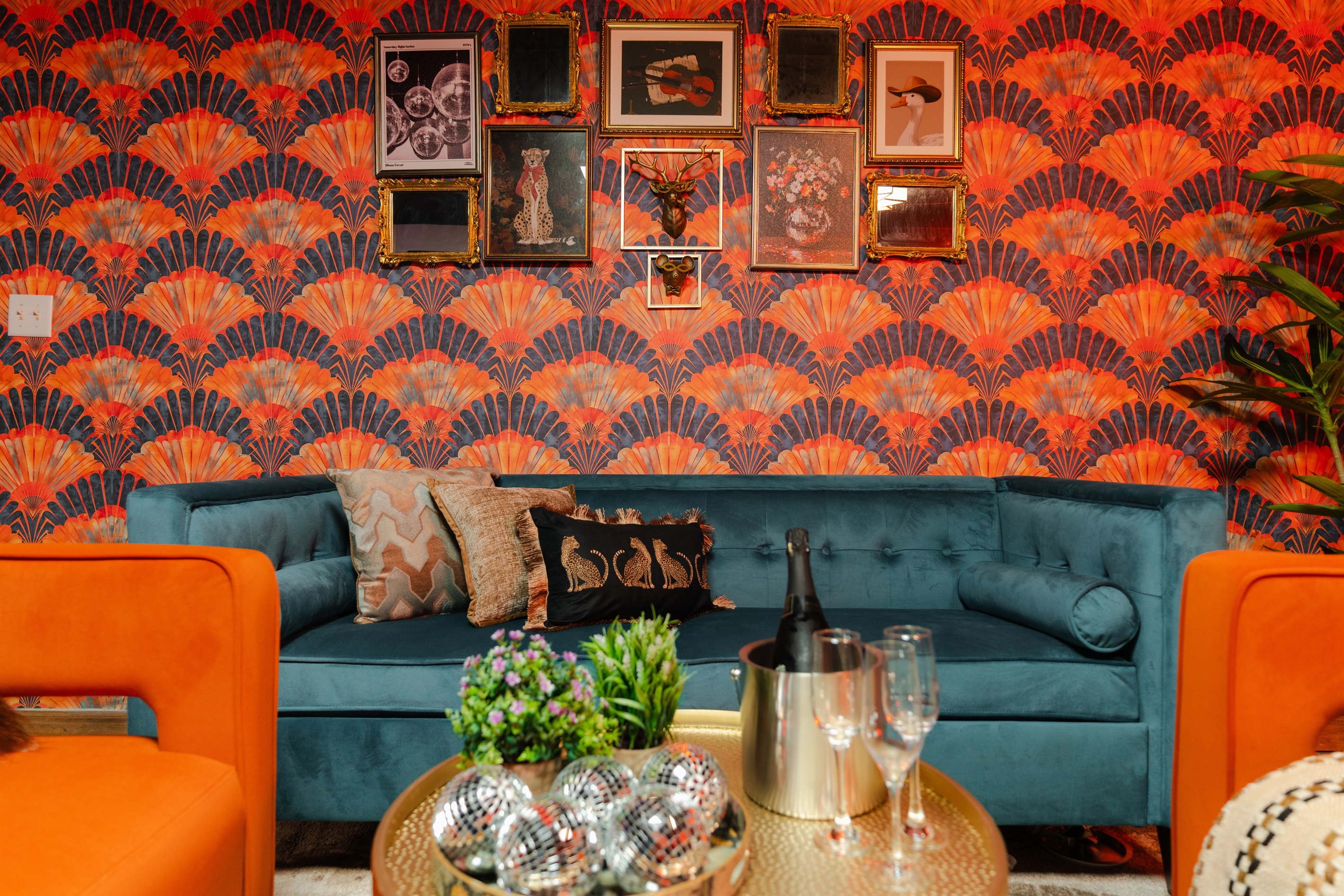 Cozy seating area that’s perfect for hanging out.