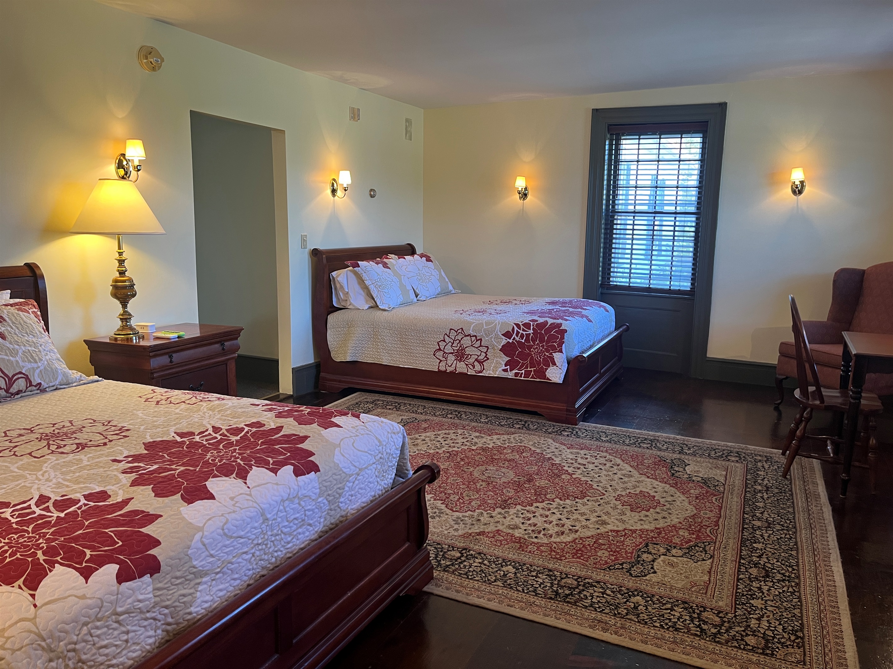 Guest room #4 with 2 queen size beds.