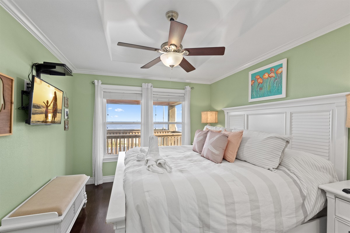 a1fb1ecc93c1414386546bc3756d2bc8 Large | Beachhouse | Texas | TX | Vacation Homes | Galveston | Crystal Beach | Kokomo | Breezy Days | Beachfront Elegance | Sunrise Serenity | Southern Sands Property Management, LLC